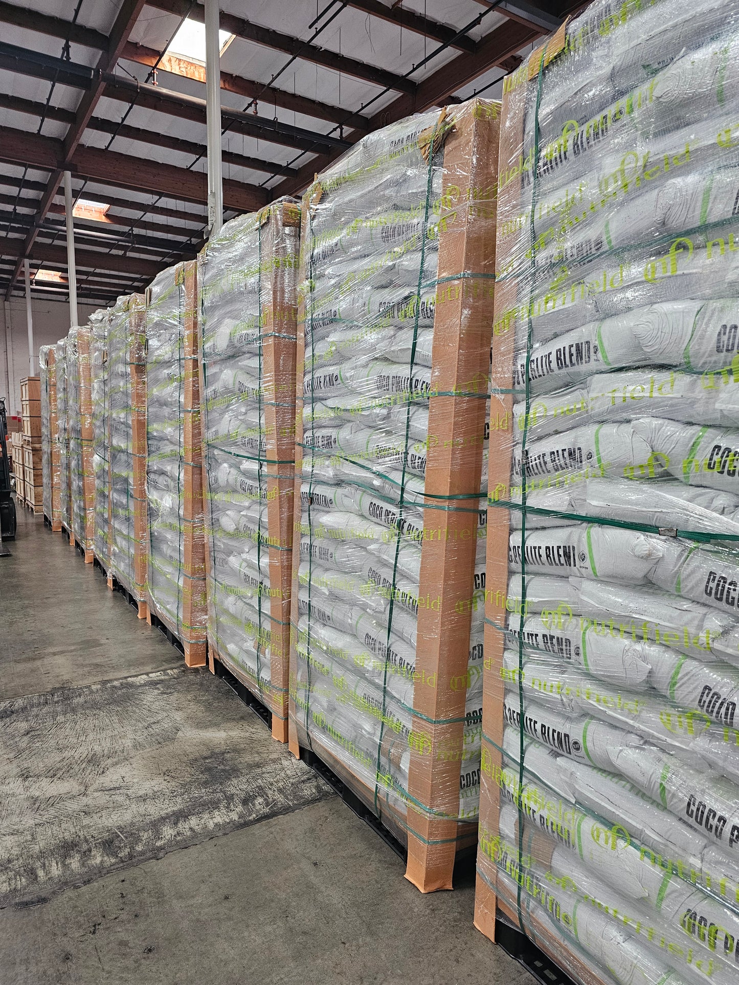 Nutrifield 50 Liter 70/30 Coco Coir Perlite Blend